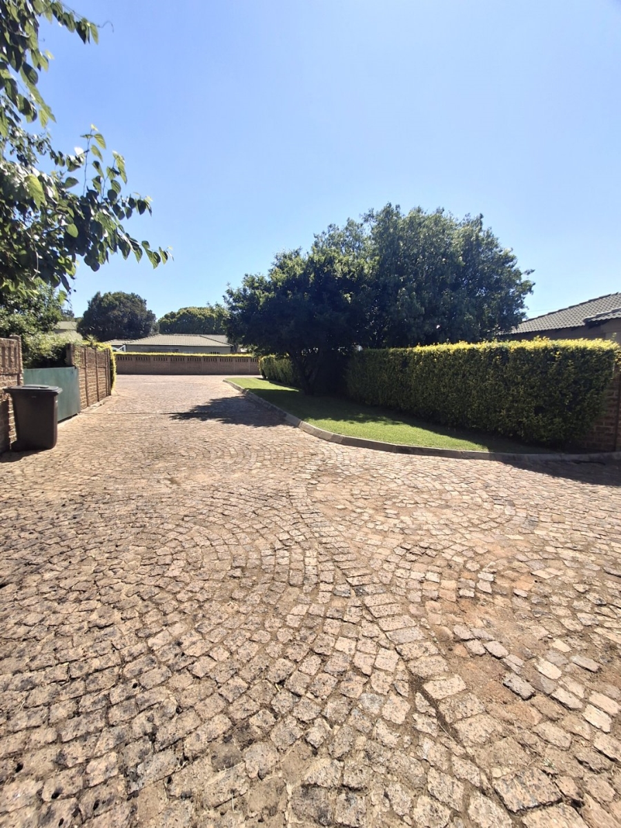 Commercial Property for Sale in Cloverdene Gauteng