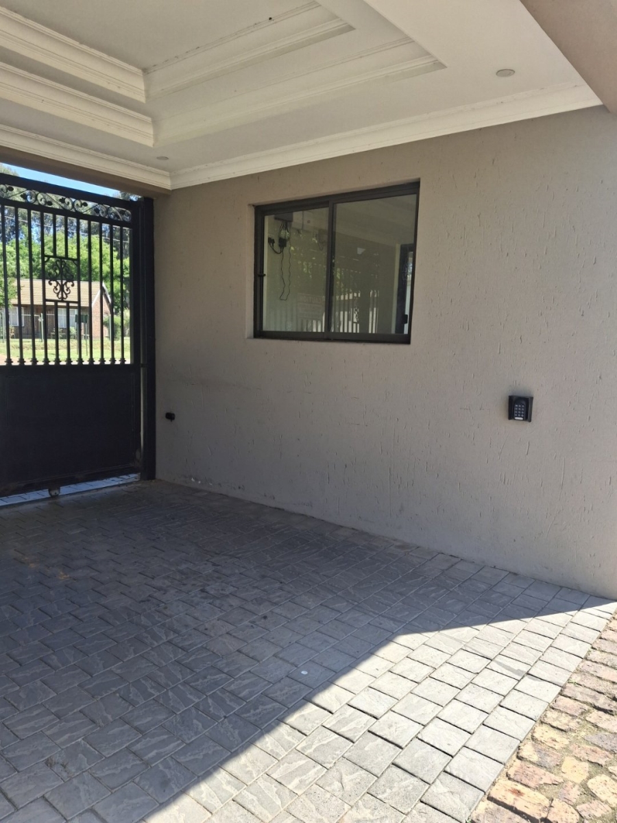 Commercial Property for Sale in Cloverdene Gauteng