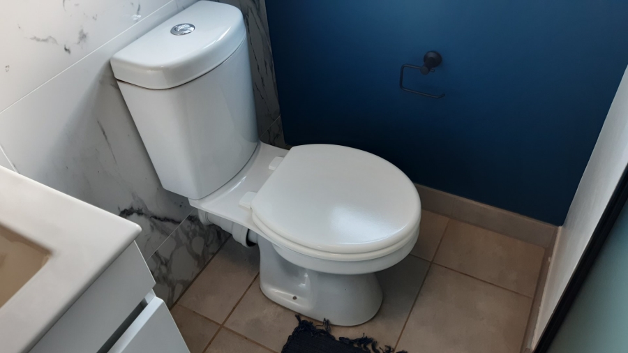 To Let 1 Bedroom Property for Rent in Waterfall Gauteng