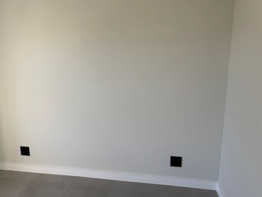 To Let 3 Bedroom Property for Rent in Waterfall Gauteng