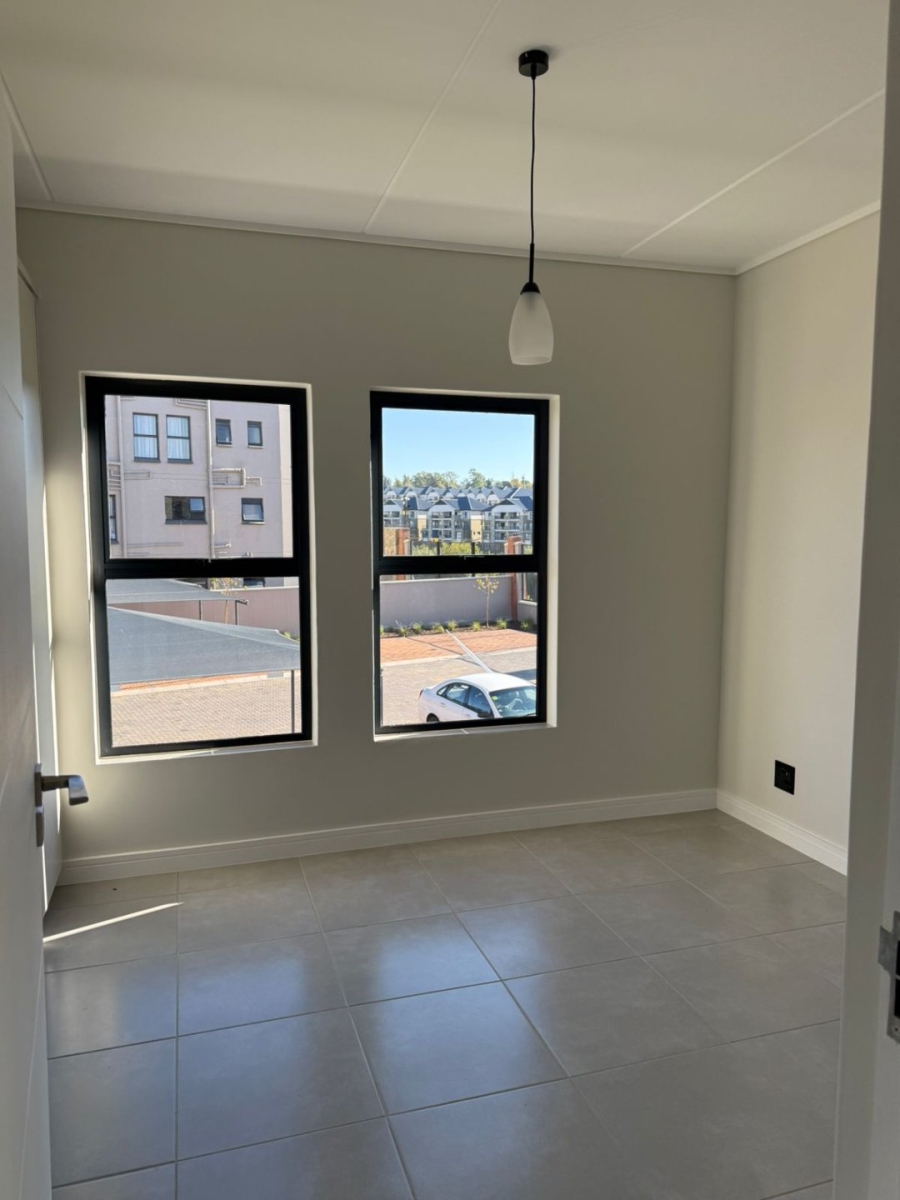 To Let 3 Bedroom Property for Rent in Waterfall Gauteng