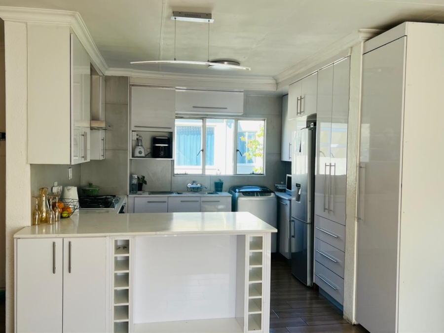 3 Bedroom Property for Sale in Eden Glen Gauteng