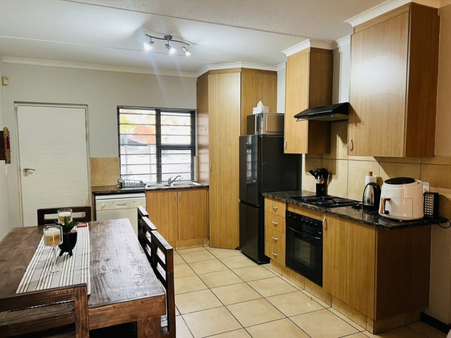 2 Bedroom Property for Sale in Greenstone Hill Gauteng