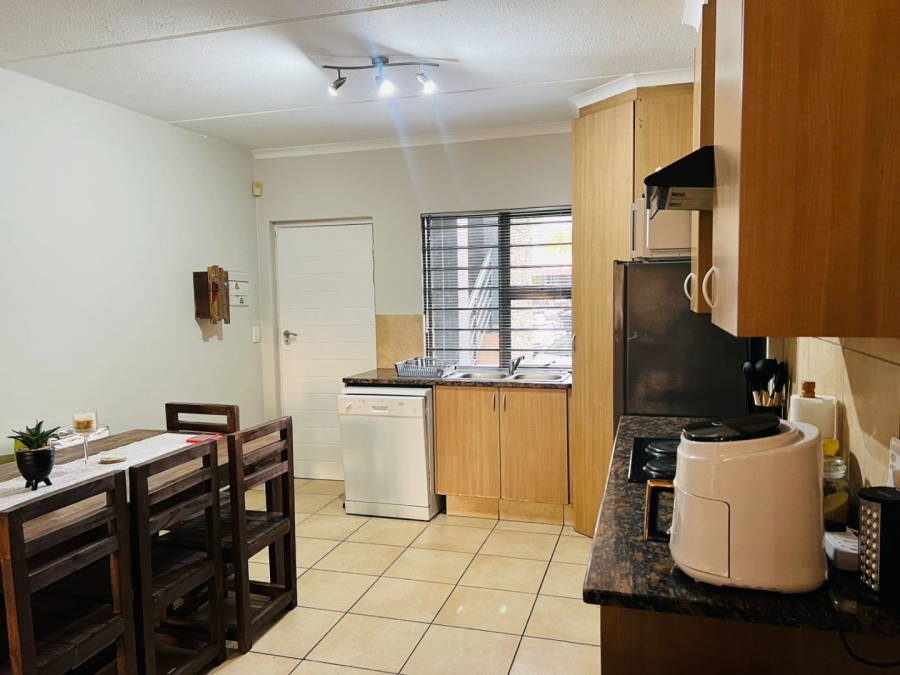 2 Bedroom Property for Sale in Greenstone Hill Gauteng