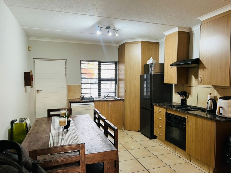 2 Bedroom Property for Sale in Greenstone Hill Gauteng