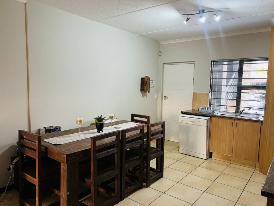 2 Bedroom Property for Sale in Greenstone Hill Gauteng