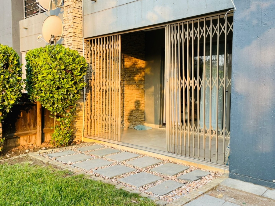 2 Bedroom Property for Sale in Greenstone Hill Gauteng