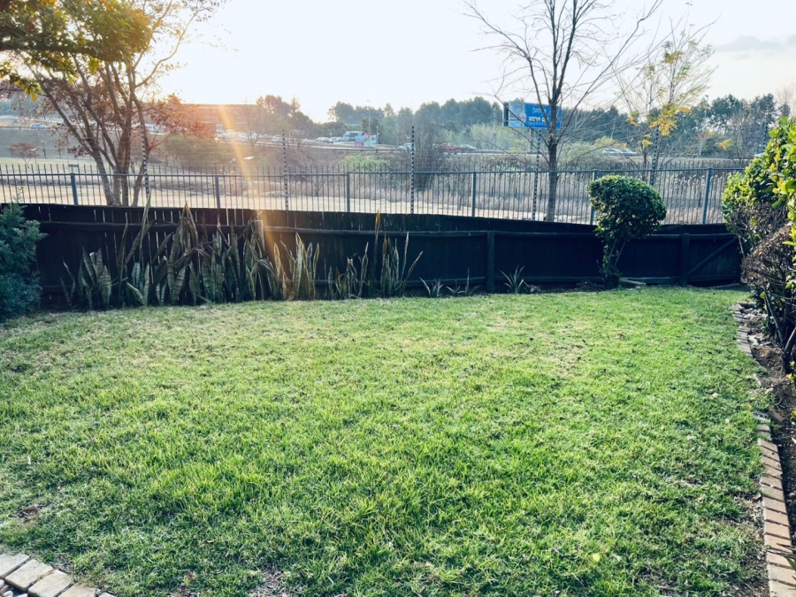 2 Bedroom Property for Sale in Greenstone Hill Gauteng