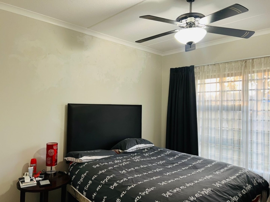 2 Bedroom Property for Sale in Greenstone Hill Gauteng