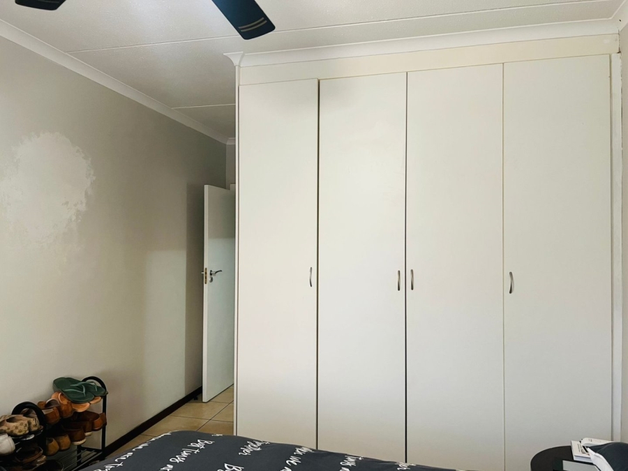 2 Bedroom Property for Sale in Greenstone Hill Gauteng
