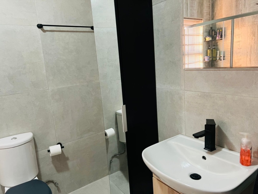 2 Bedroom Property for Sale in Greenstone Hill Gauteng