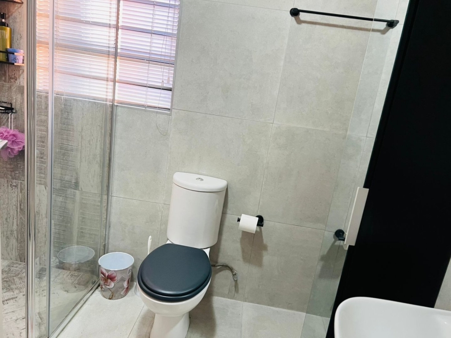 2 Bedroom Property for Sale in Greenstone Hill Gauteng