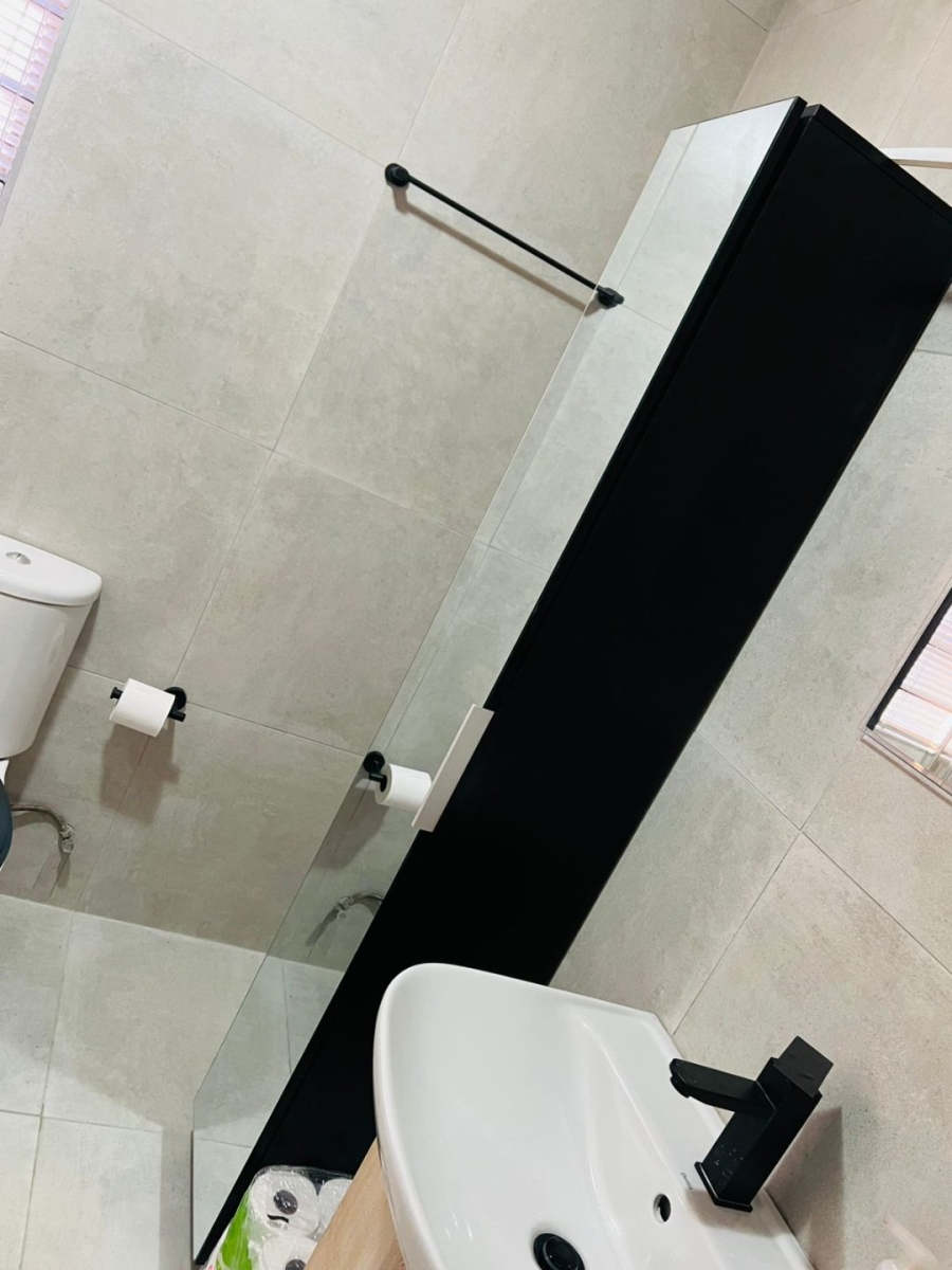 2 Bedroom Property for Sale in Greenstone Hill Gauteng