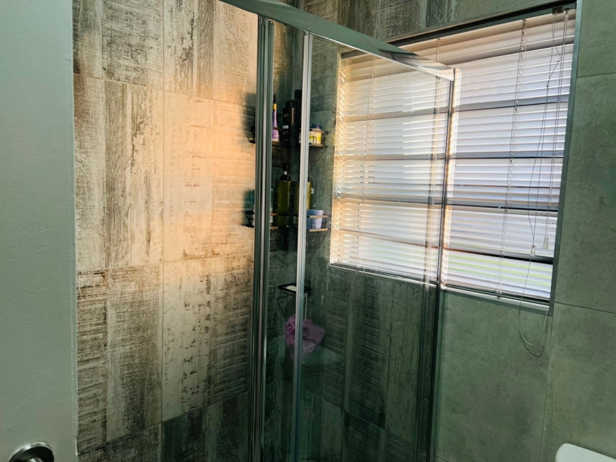 2 Bedroom Property for Sale in Greenstone Hill Gauteng