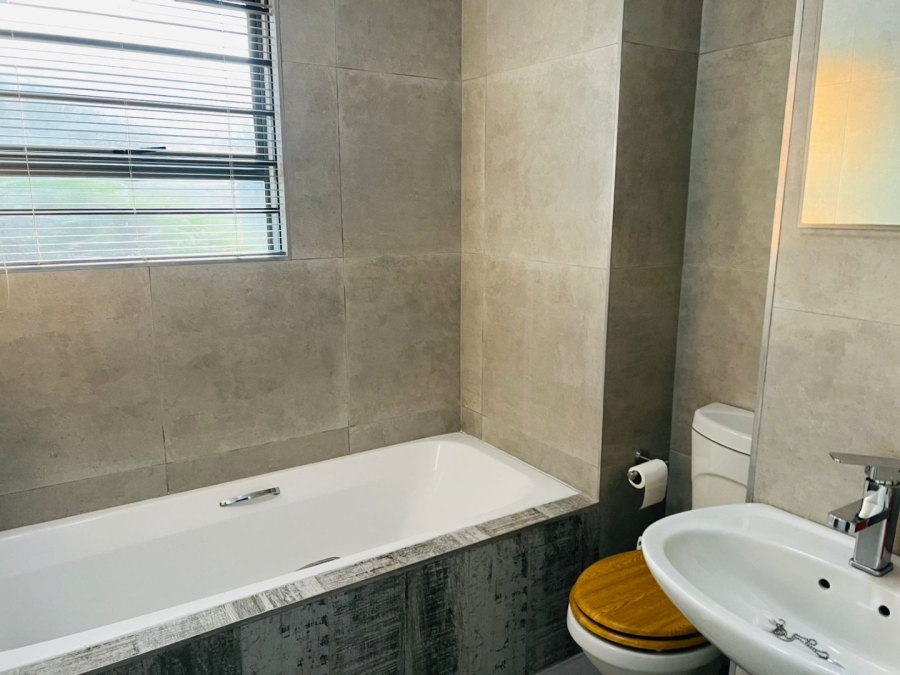 2 Bedroom Property for Sale in Greenstone Hill Gauteng