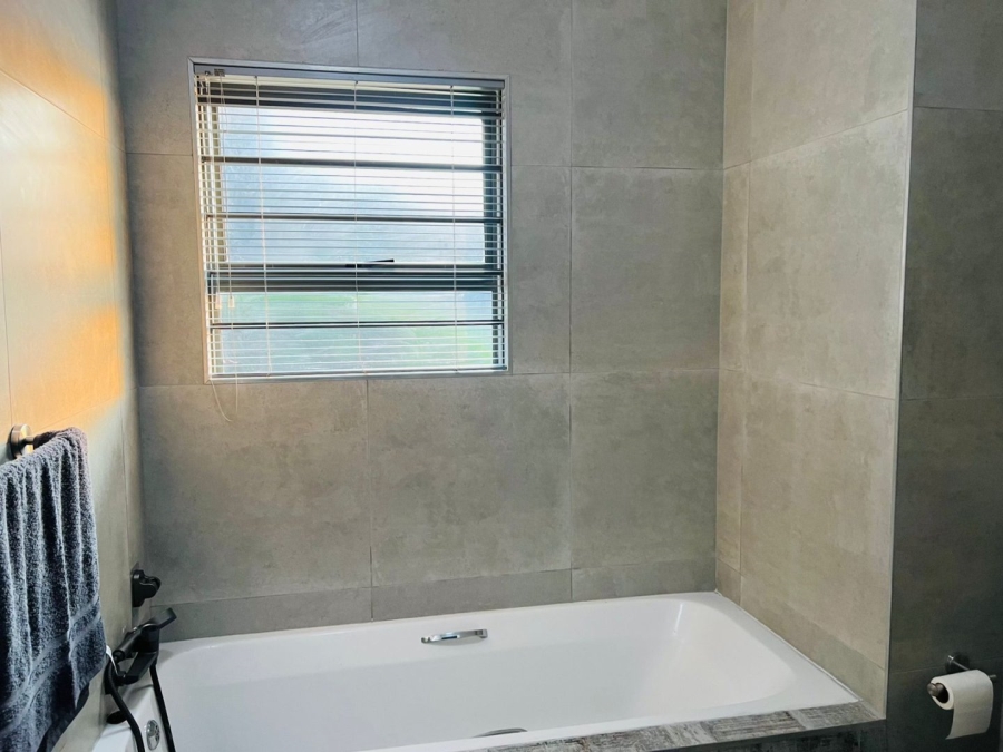 2 Bedroom Property for Sale in Greenstone Hill Gauteng