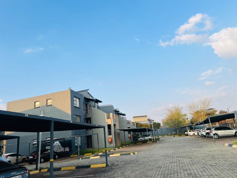 2 Bedroom Property for Sale in Greenstone Hill Gauteng