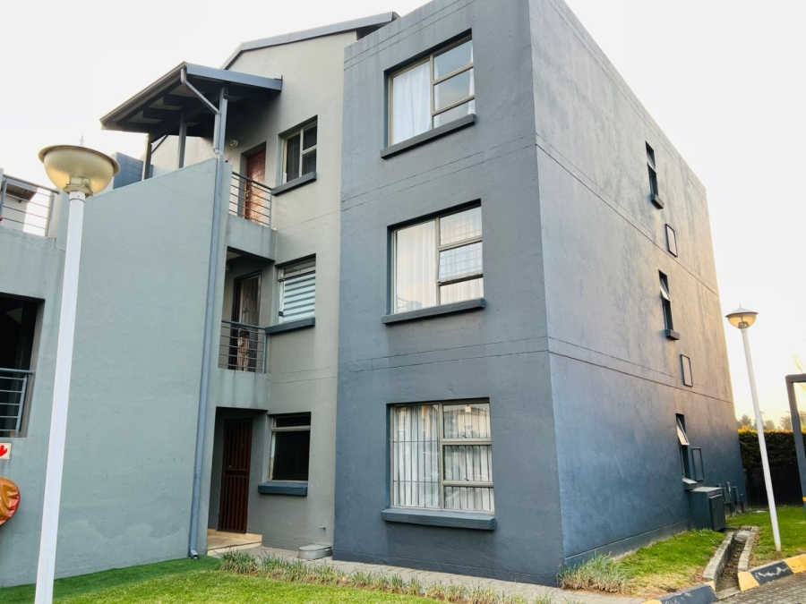 2 Bedroom Property for Sale in Greenstone Hill Gauteng