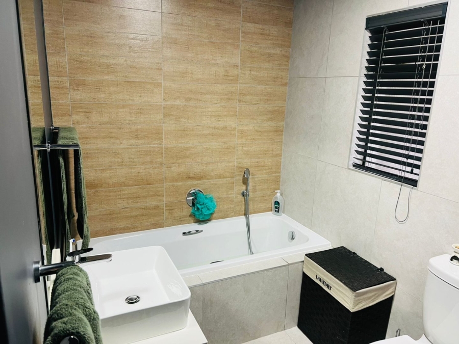 1 Bedroom Property for Sale in Modderfontein Gauteng