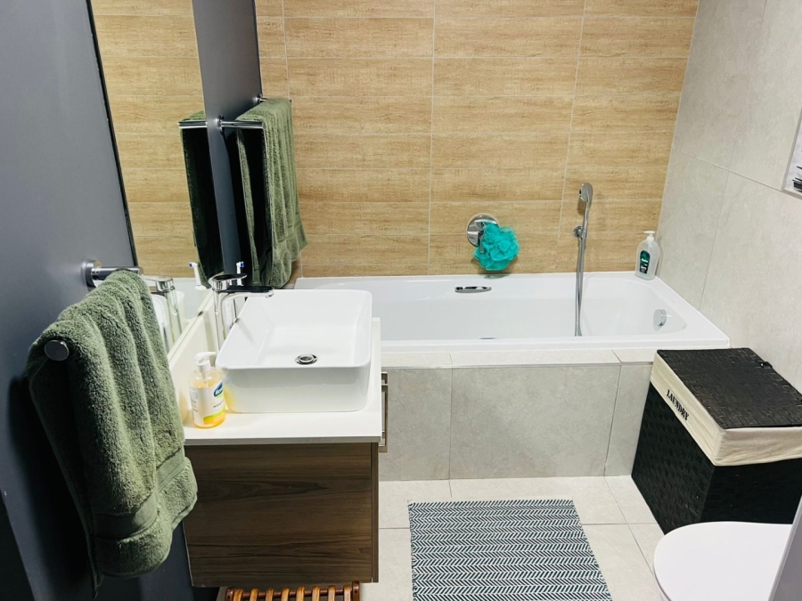 1 Bedroom Property for Sale in Modderfontein Gauteng