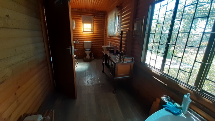 Bedroom Property for Sale in Heatherdale AH Gauteng
