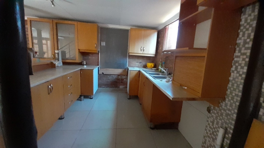 Bedroom Property for Sale in Heatherdale AH Gauteng