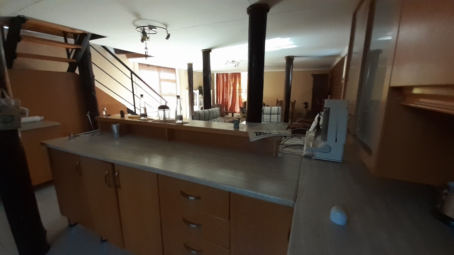  Bedroom Property for Sale in Heatherdale AH Gauteng