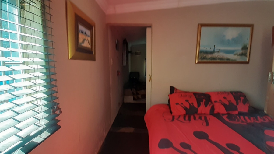  Bedroom Property for Sale in Heatherdale AH Gauteng