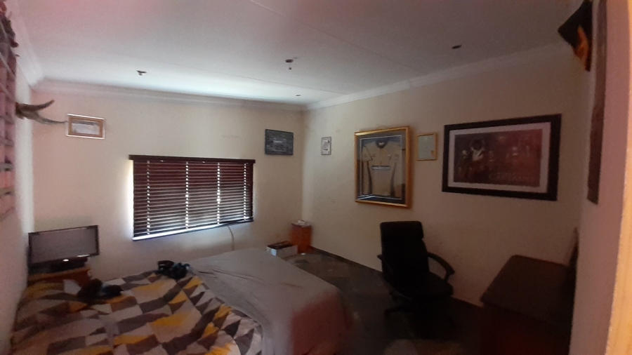 Bedroom Property for Sale in Heatherdale AH Gauteng