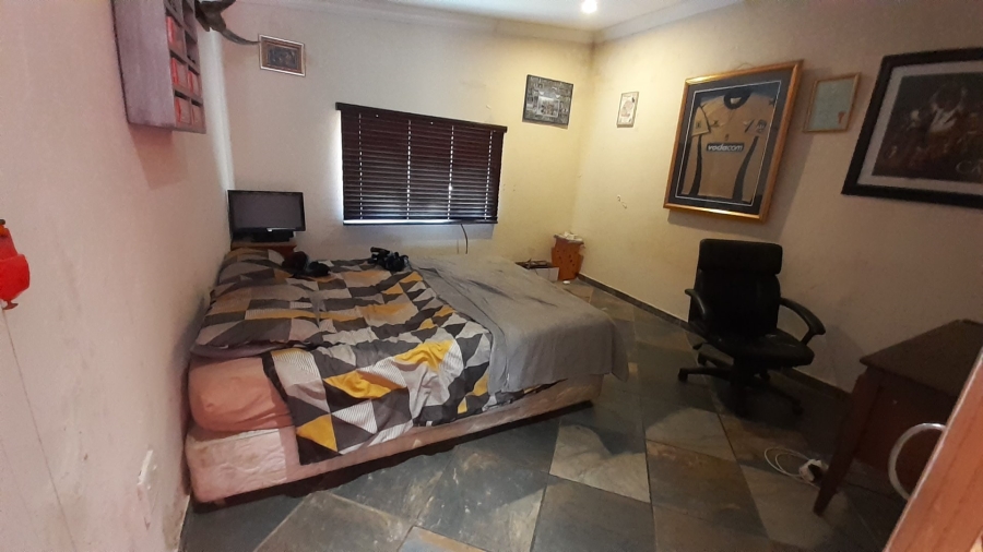  Bedroom Property for Sale in Heatherdale AH Gauteng