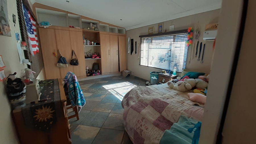  Bedroom Property for Sale in Heatherdale AH Gauteng