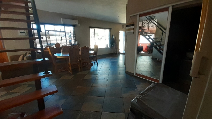  Bedroom Property for Sale in Heatherdale AH Gauteng