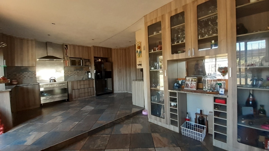  Bedroom Property for Sale in Heatherdale AH Gauteng