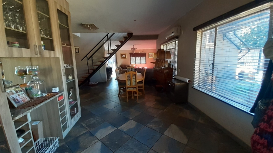 Bedroom Property for Sale in Heatherdale AH Gauteng