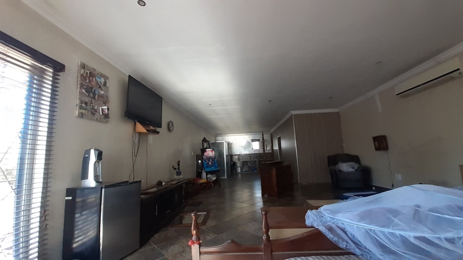  Bedroom Property for Sale in Heatherdale AH Gauteng