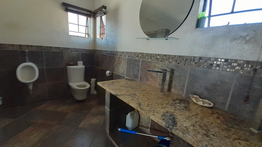  Bedroom Property for Sale in Heatherdale AH Gauteng