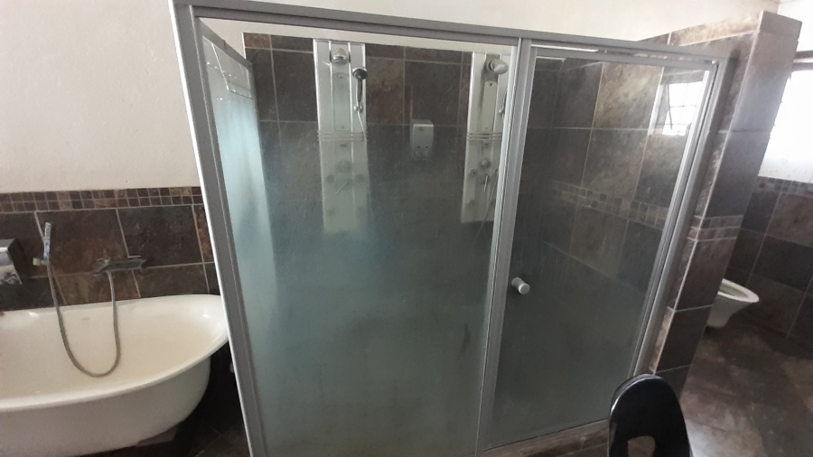  Bedroom Property for Sale in Heatherdale AH Gauteng