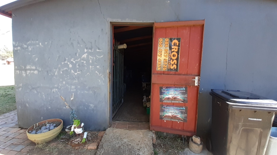  Bedroom Property for Sale in Heatherdale AH Gauteng