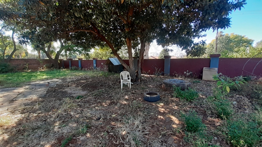  Bedroom Property for Sale in Heatherdale AH Gauteng