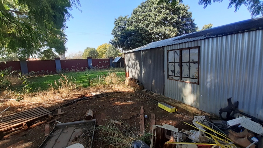  Bedroom Property for Sale in Heatherdale AH Gauteng