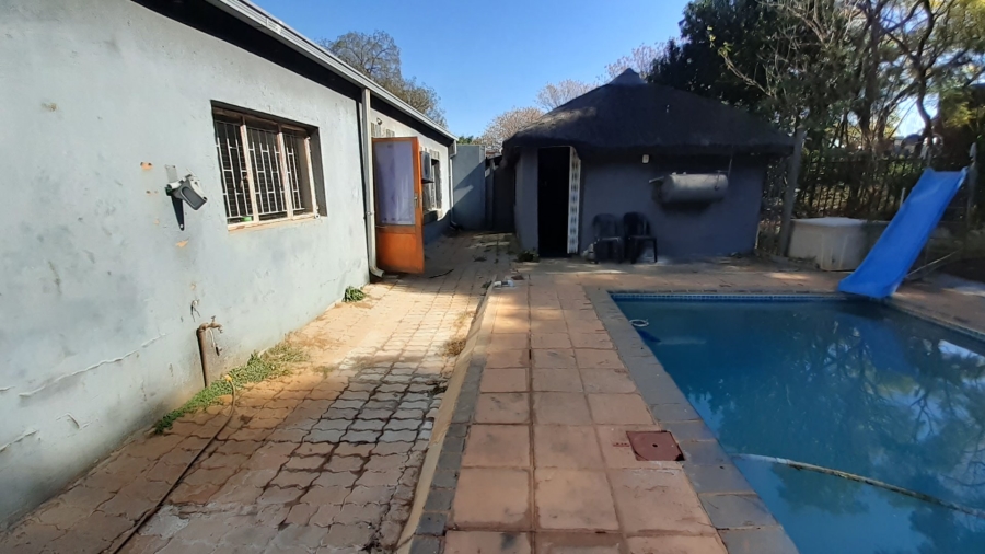  Bedroom Property for Sale in Heatherdale AH Gauteng