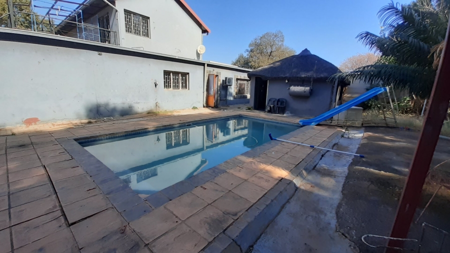  Bedroom Property for Sale in Heatherdale AH Gauteng