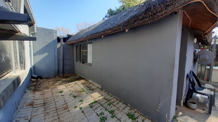  Bedroom Property for Sale in Heatherdale AH Gauteng