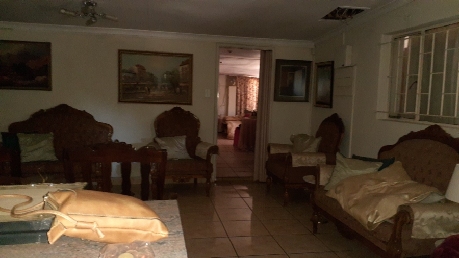  Bedroom Property for Sale in Heatherdale AH Gauteng