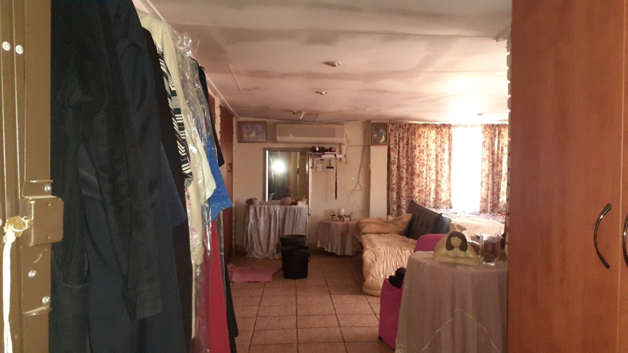  Bedroom Property for Sale in Heatherdale AH Gauteng