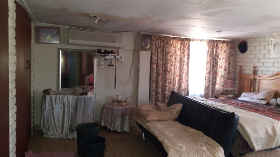  Bedroom Property for Sale in Heatherdale AH Gauteng