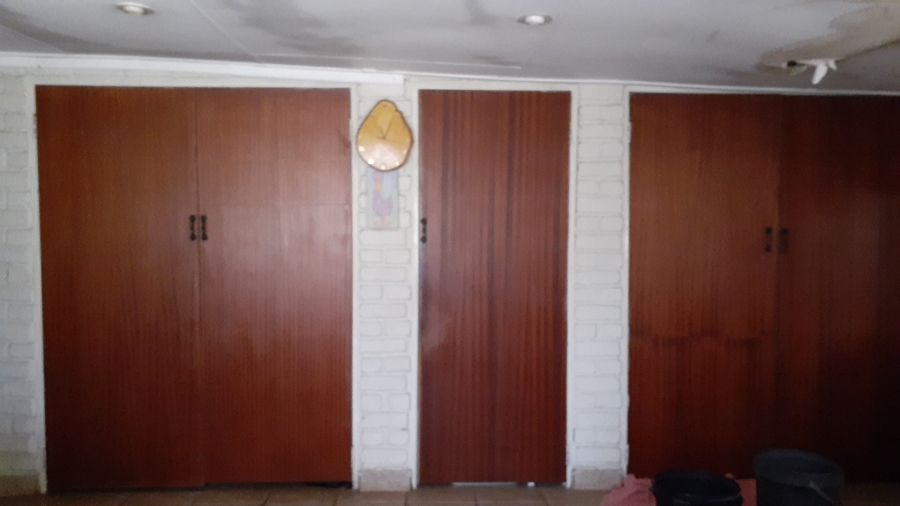  Bedroom Property for Sale in Heatherdale AH Gauteng