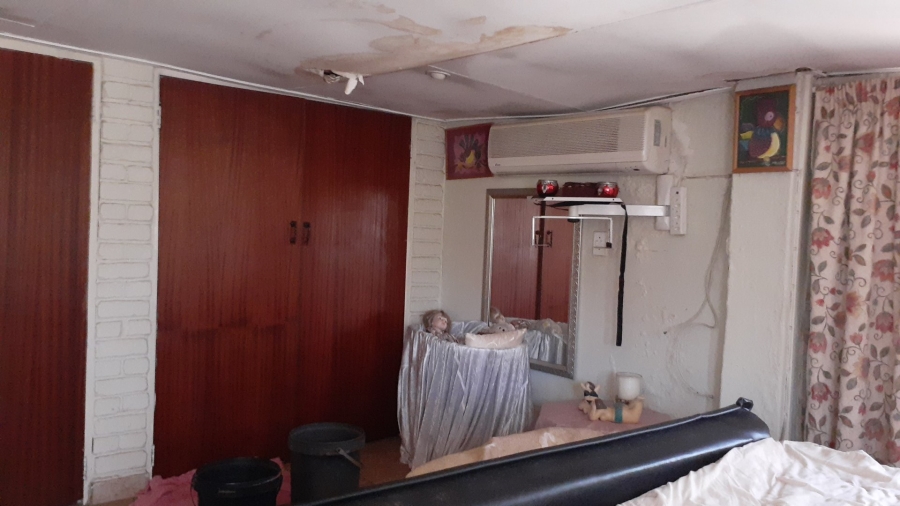  Bedroom Property for Sale in Heatherdale AH Gauteng