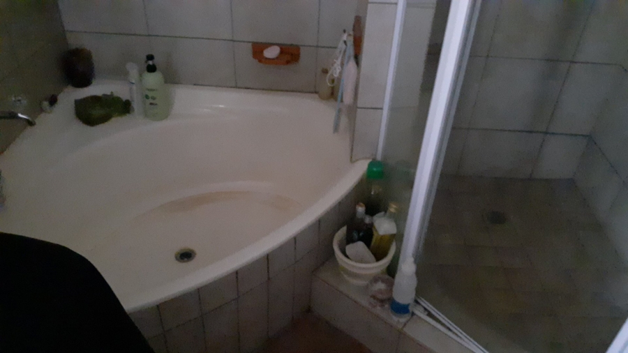  Bedroom Property for Sale in Heatherdale AH Gauteng