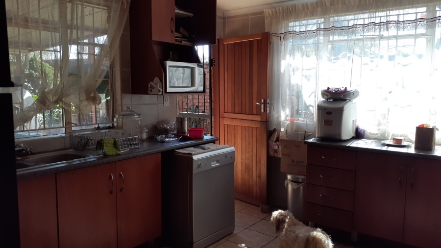  Bedroom Property for Sale in Heatherdale AH Gauteng